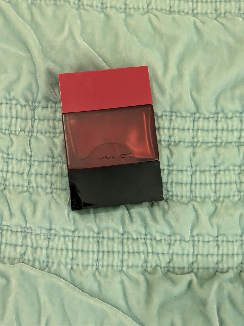 Mac Ruby Woo shadescent